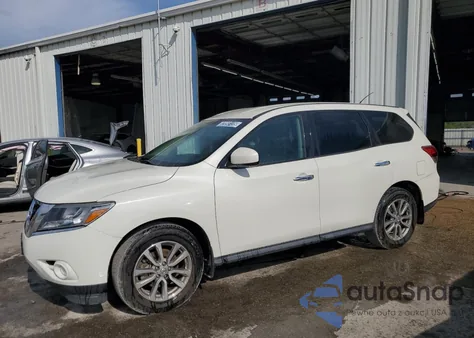 2015 Nissan Pathfinder S z USA, uszkodzony, nr VIN 5N1AR2MN9FC613510